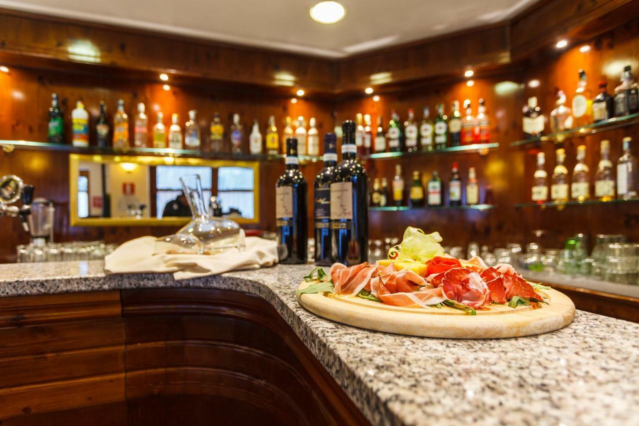 Club Hotel Solaris Cesana Torinese Zewnętrze zdjęcie