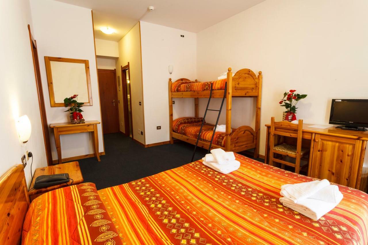 Club Hotel Solaris Cesana Torinese Zewnętrze zdjęcie