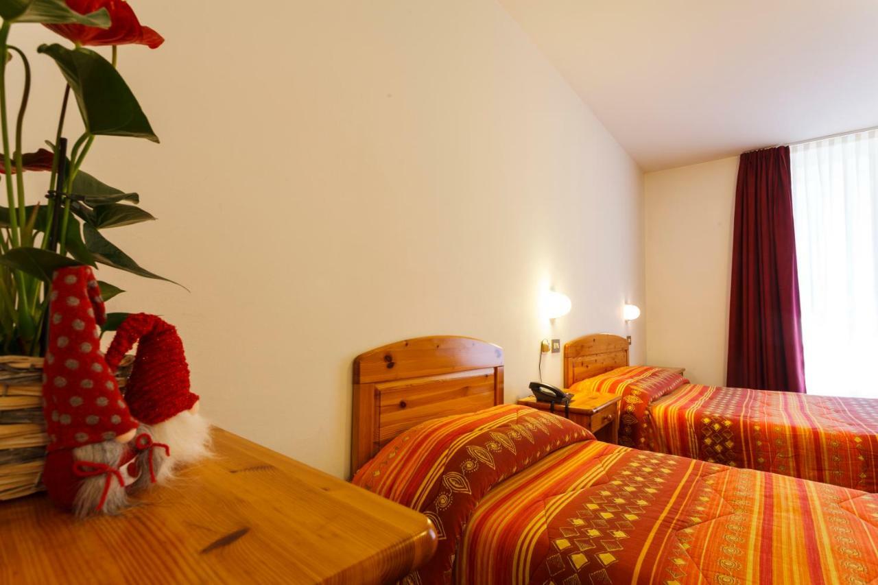 Club Hotel Solaris Cesana Torinese Zewnętrze zdjęcie