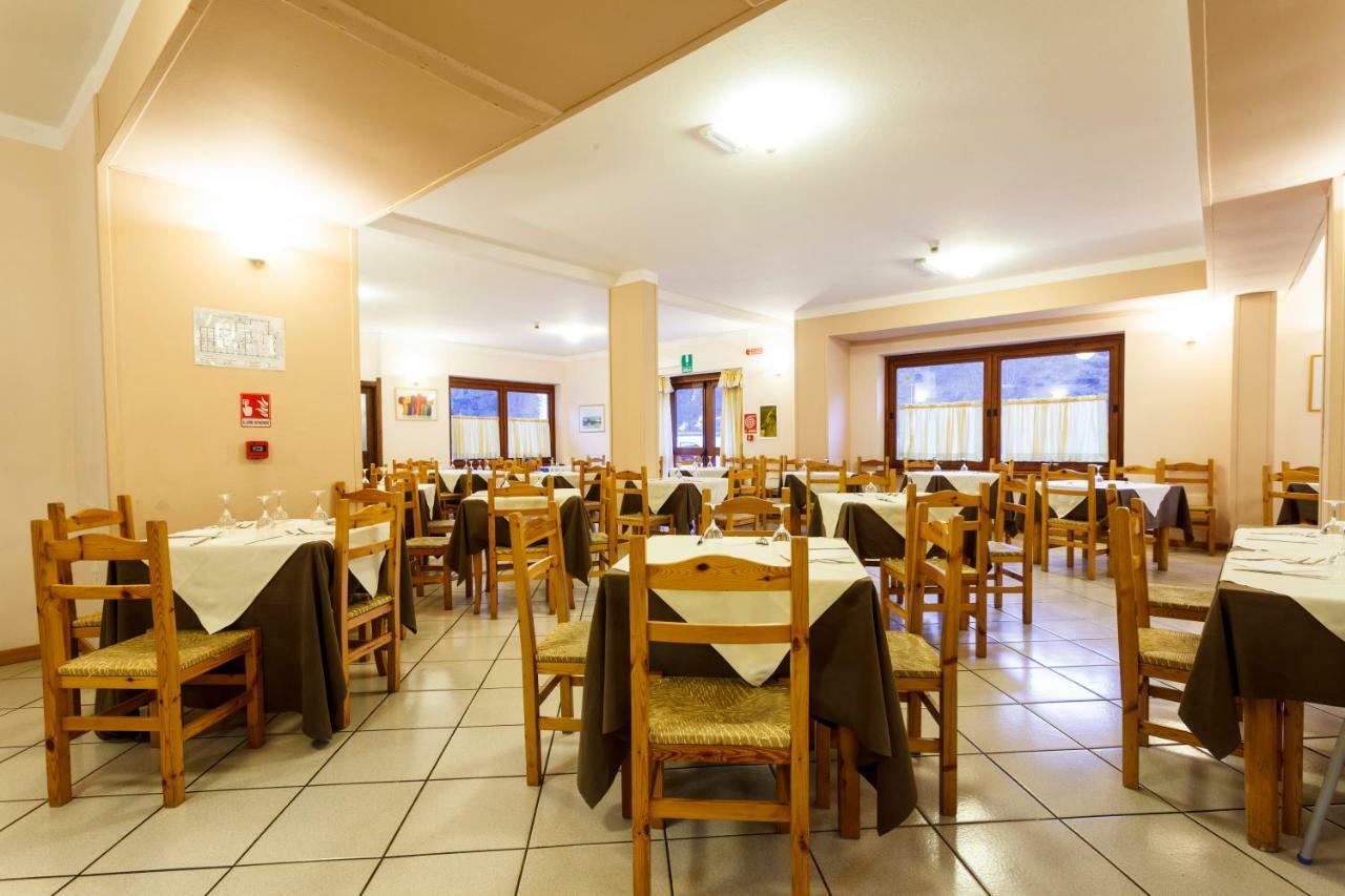 Club Hotel Solaris Cesana Torinese Zewnętrze zdjęcie