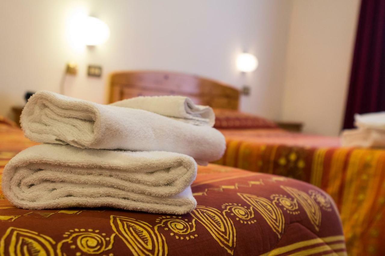 Club Hotel Solaris Cesana Torinese Zewnętrze zdjęcie